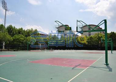 松江校区篮球场